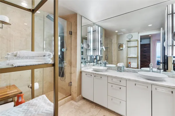 $11,500 | 200 Ocean Drive, Unit 8F, Miami Beach, FL 33139
