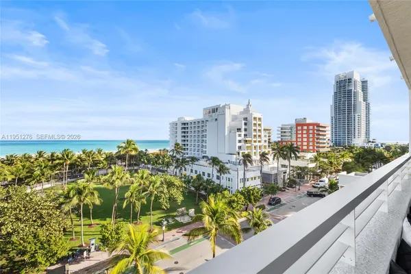 $11,500 | 200 Ocean Drive, Unit 8F, Miami Beach, FL 33139