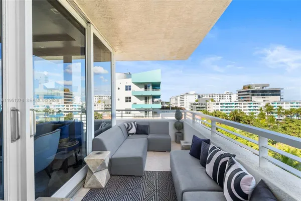 $11,500 | 200 Ocean Drive, Unit 8F, Miami Beach, FL 33139