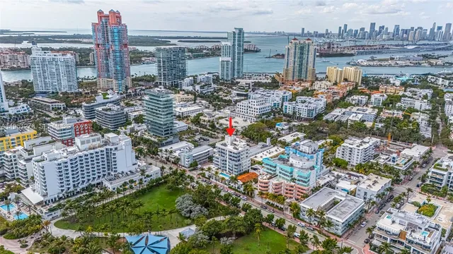 $15,000 | 200 Ocean Drive, Unit 8F, Miami Beach, FL 33139