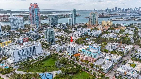 $11,500 | 200 Ocean Drive, Unit 8F, Miami Beach, FL 33139