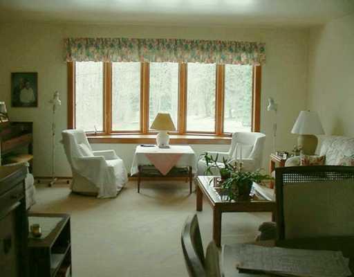 126 Rawlins Run Road Pittsburgh, PA 15238 - Photo 6 of 8 Living Room.