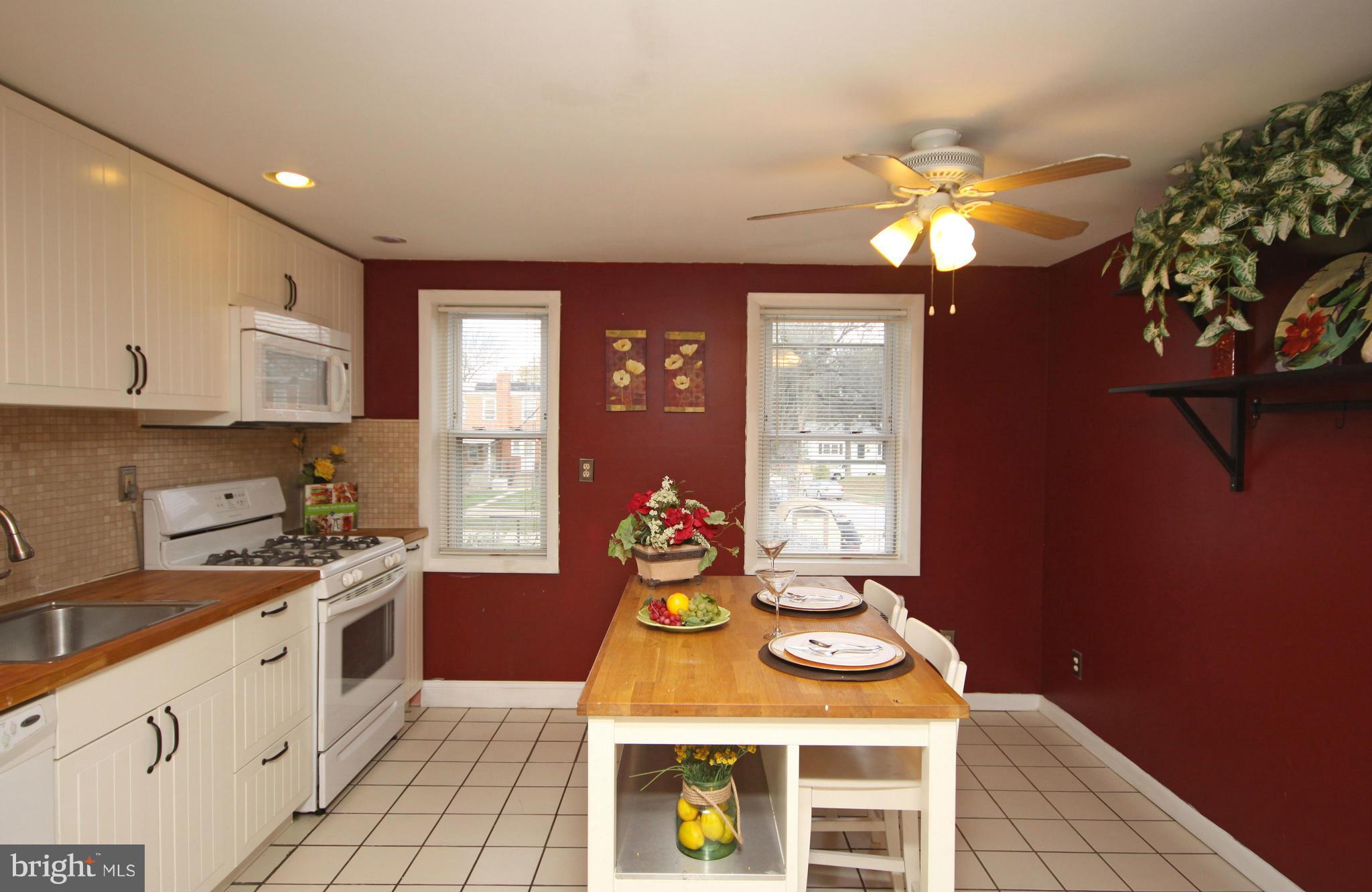 3702 Clarenell Road Baltimore, MD 21229 - Photo 6 of 28 Kitchen