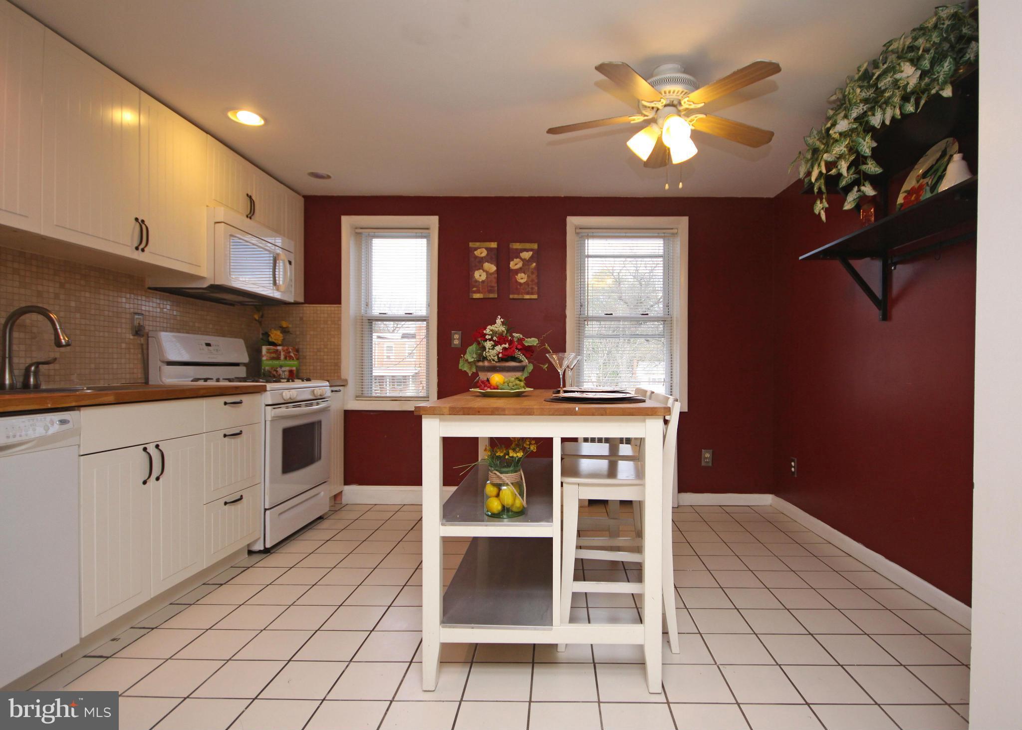 3702 Clarenell Road Baltimore, MD 21229 - Photo 8 of 28 Kitchen