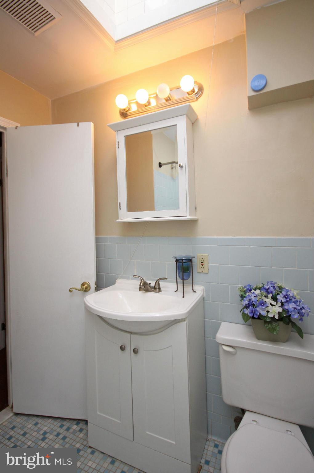 3702 Clarenell Road Baltimore, MD 21229 - Photo 10 of 28 Bath