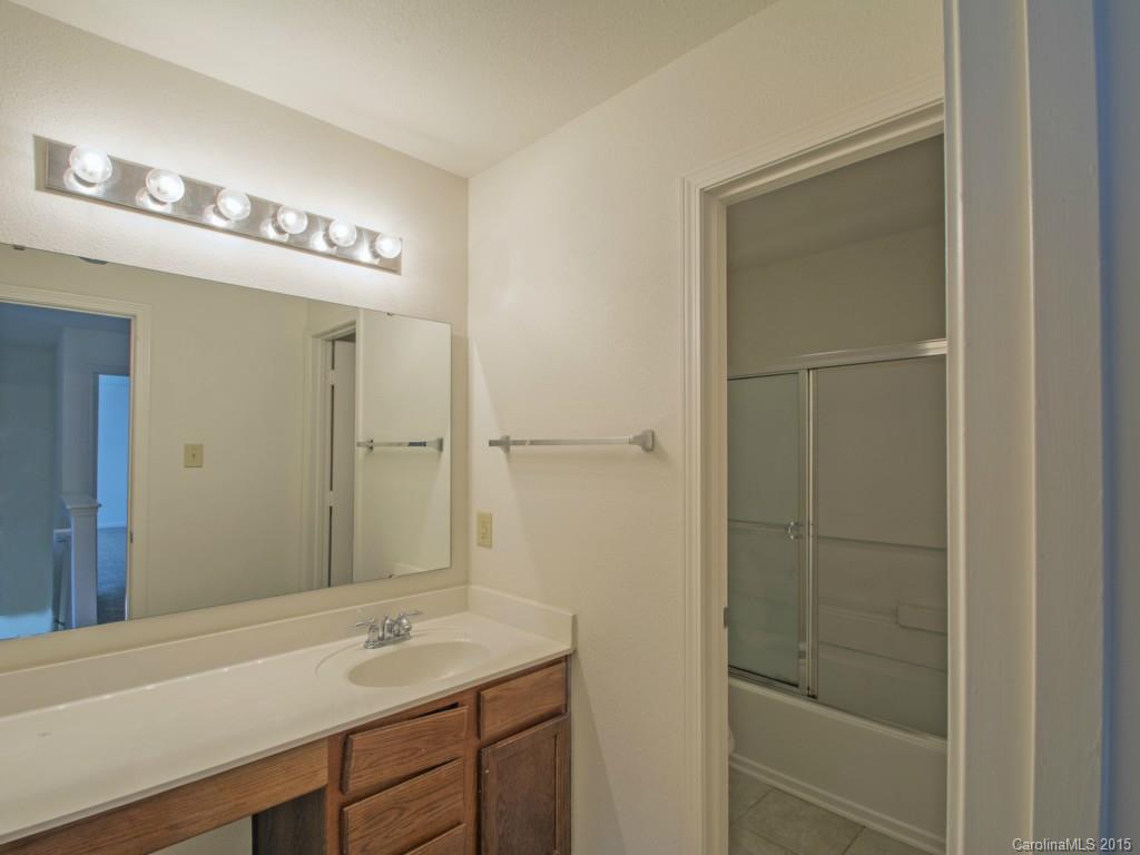 14215 Luscombe Farm Road Charlotte, NC 28278 - Photo 9 of 16