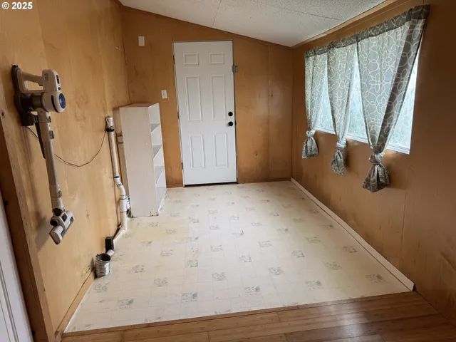 a view of an entryway with staircase