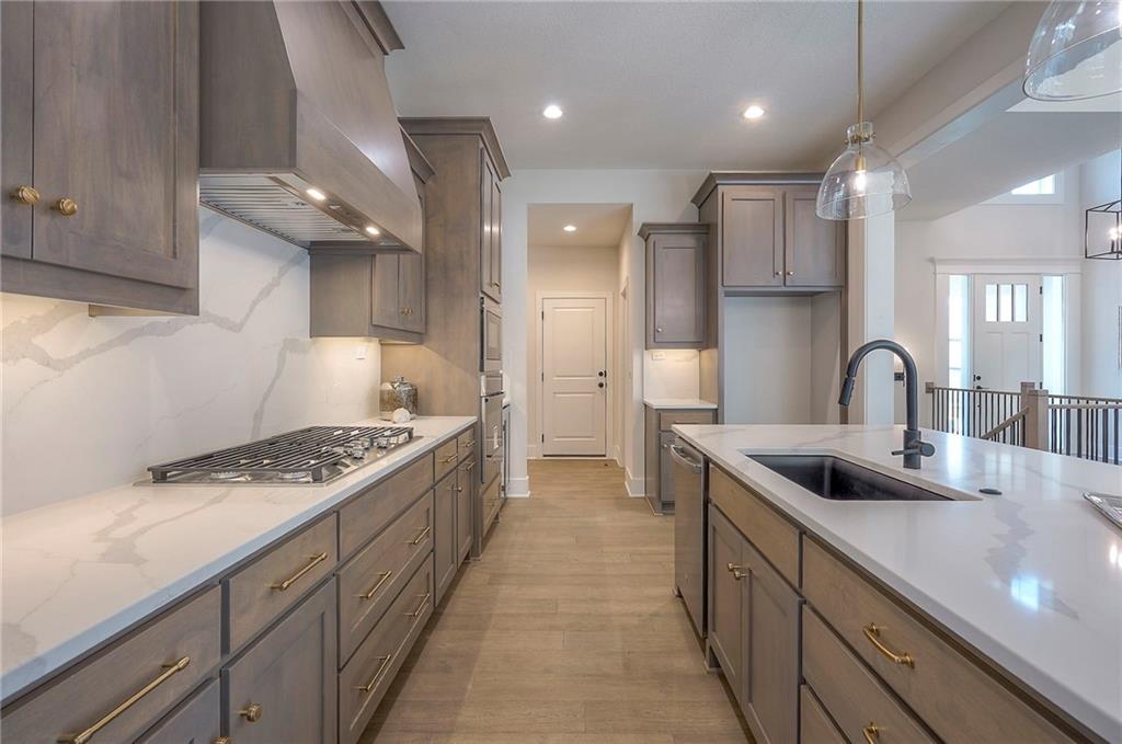 6753 Longview Road Shawnee, KS 66218 - Photo 10 of 31