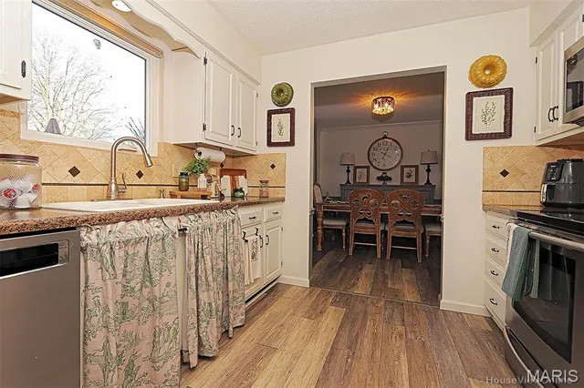 $304,999 | 2418 Old Cape Road, Jackson, MO 63755