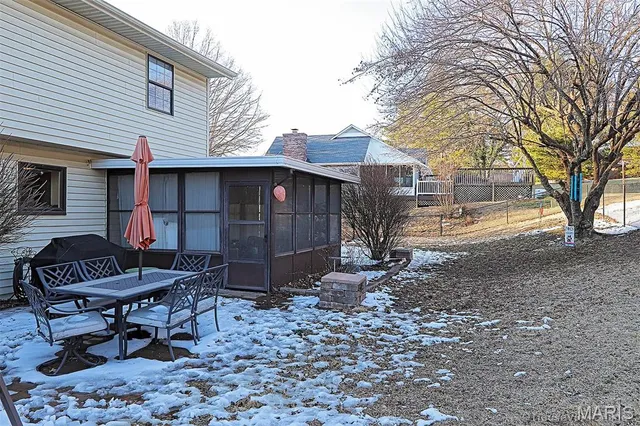 $304,999 | 2418 Old Cape Road, Jackson, MO 63755