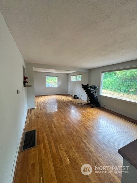 509 Grandey Way Northeast Renton, WA 98056 - Photo 5 of 27