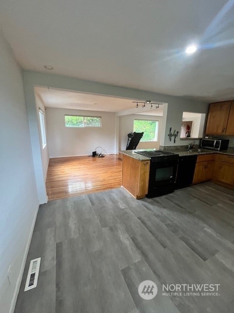 509 Grandey Way Northeast Renton, WA 98056 - Photo 8 of 27