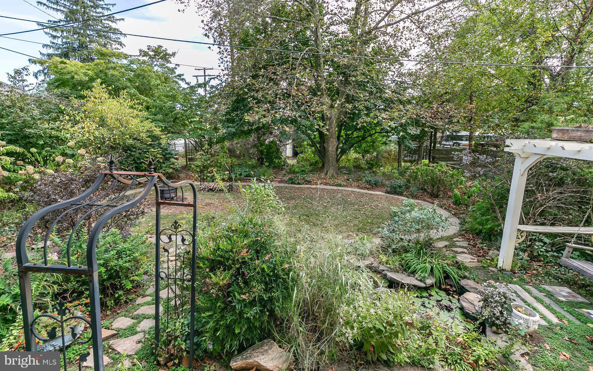 5506 Rusk Avenue Baltimore, MD 21215 - Photo 46 of 54 This yard is spectacular in spring