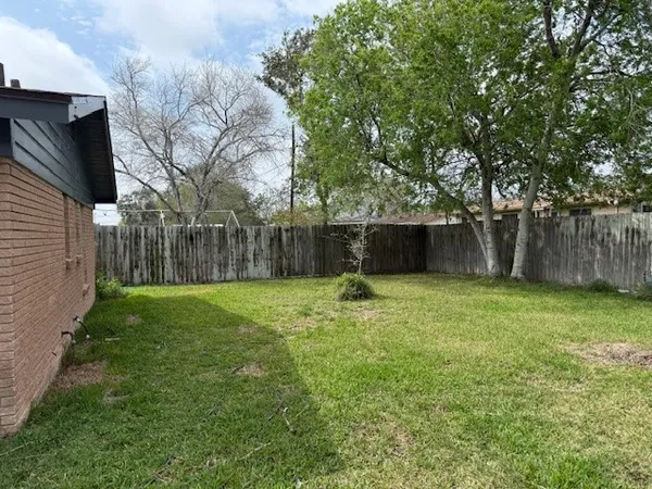 $1,500 | 1105 Salem Drive, Corpus Christi, TX 78412