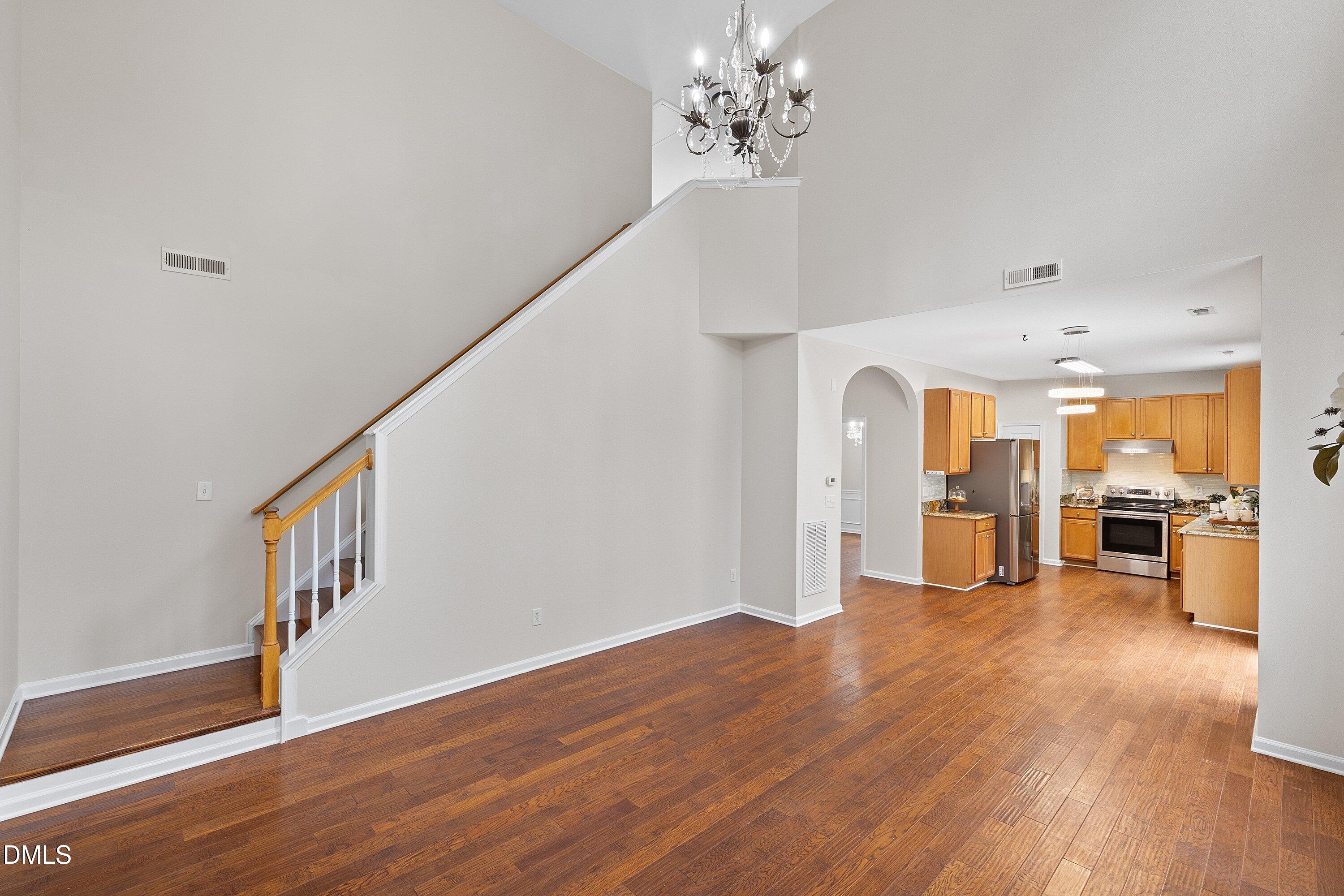 5712 Keowee Way Raleigh, NC 27616 - Photo 5 of 16 5712 Keowee Way_1677