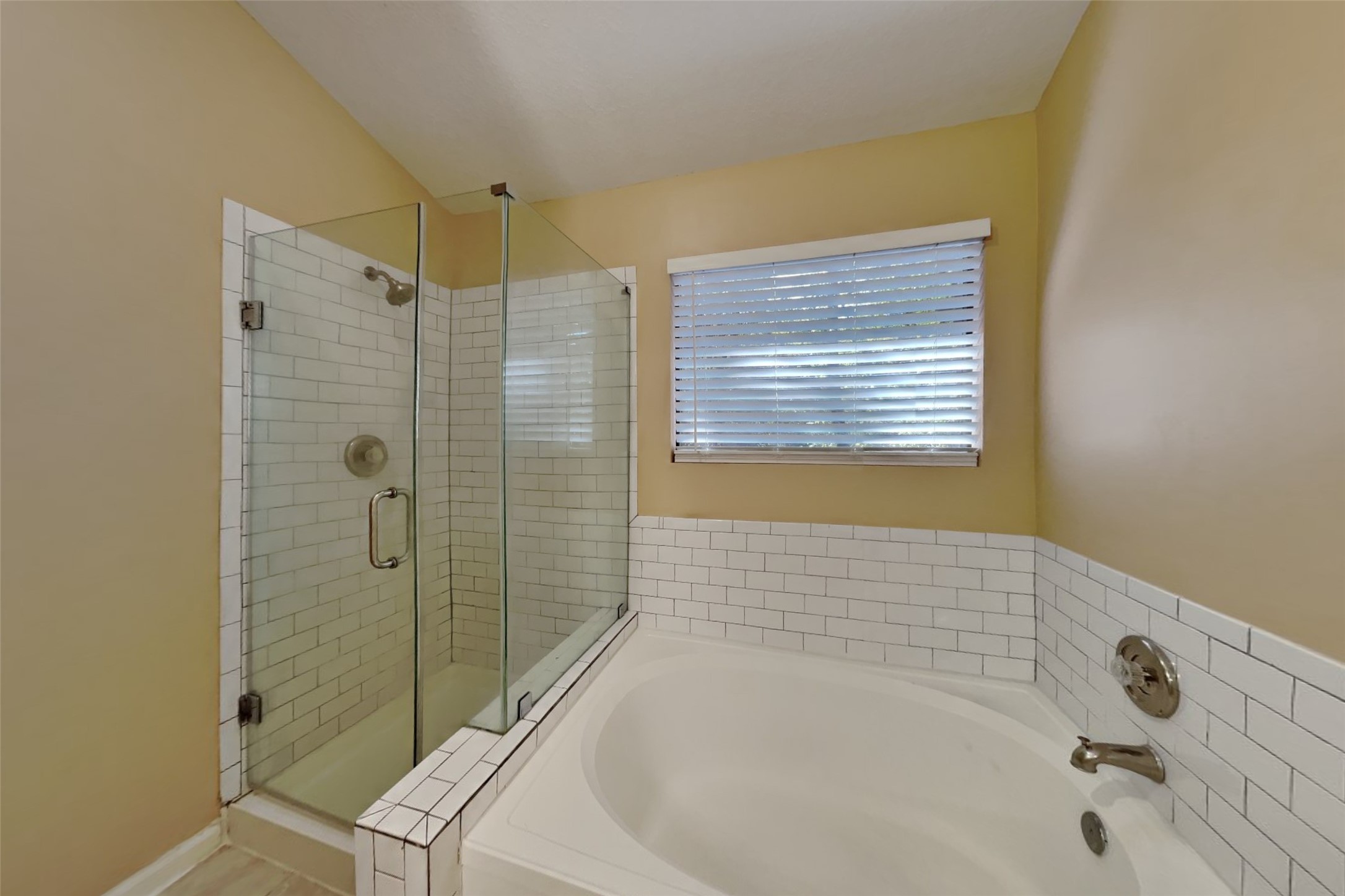 151 East Pathfinders Circle Spring, TX 77381 - Photo 12 of 20 Gallery Image 12