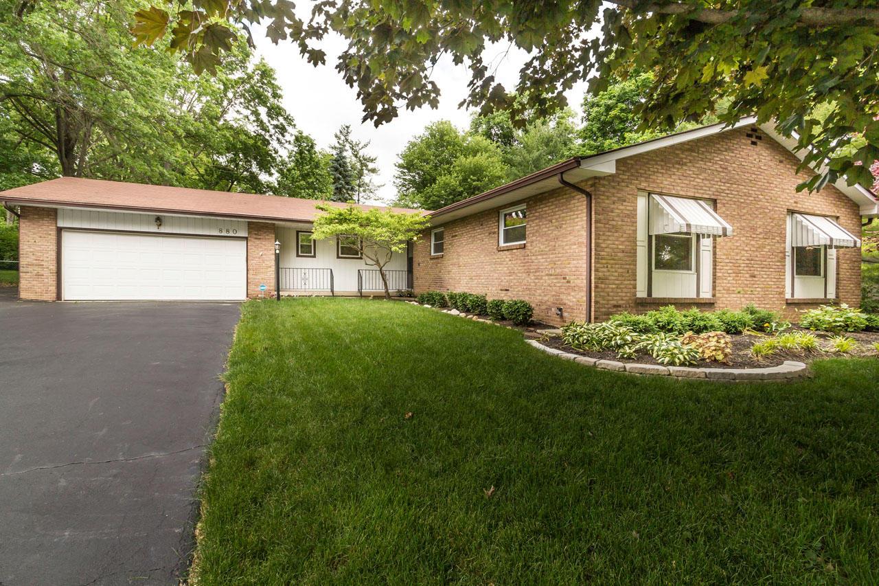 880 Greenridge Road Columbus, OH 43235 - Photo 1 of 34 Gallery Image 1