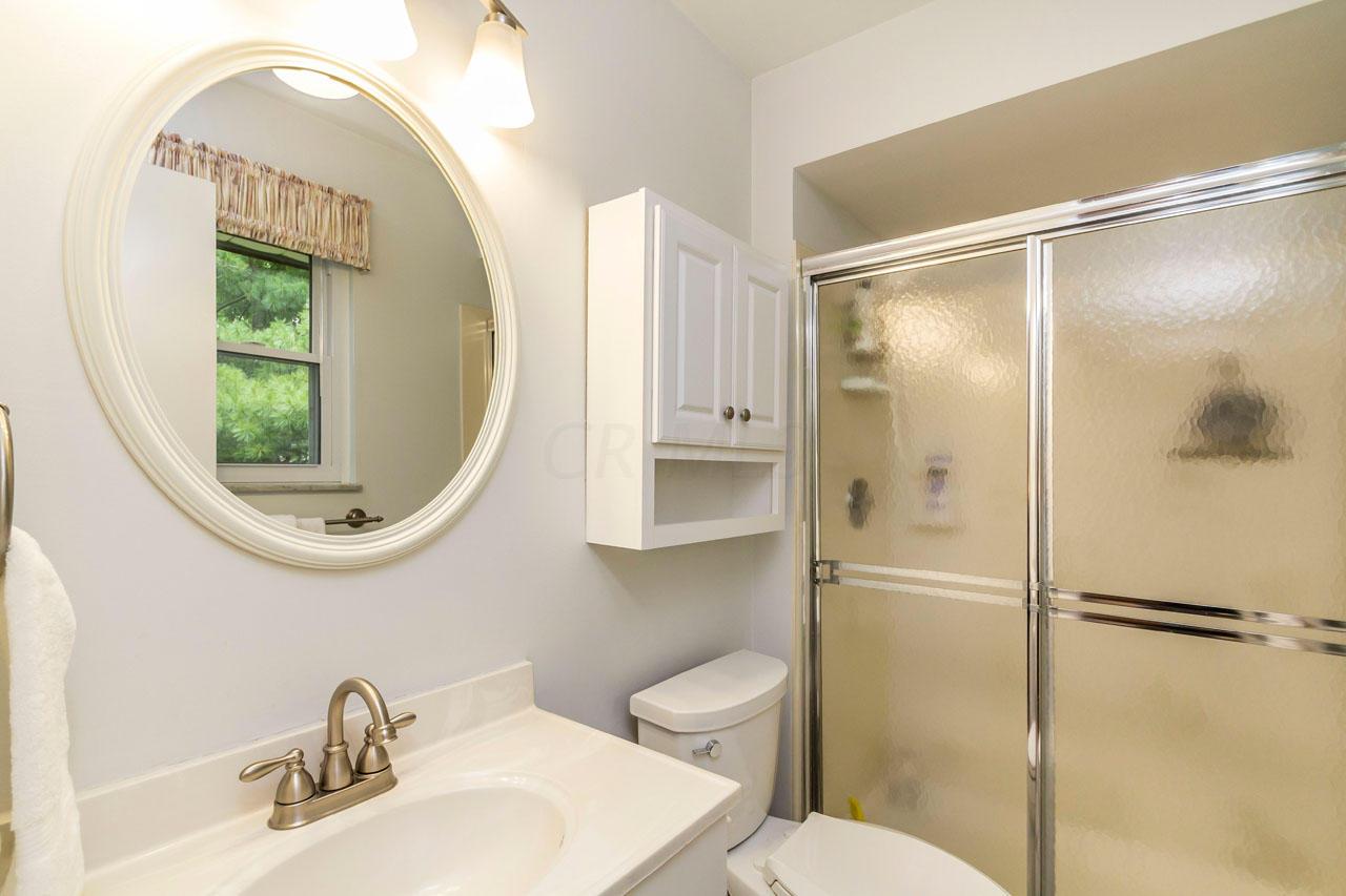 880 Greenridge Road Columbus, OH 43235 - Photo 18 of 34 Gallery Image 18