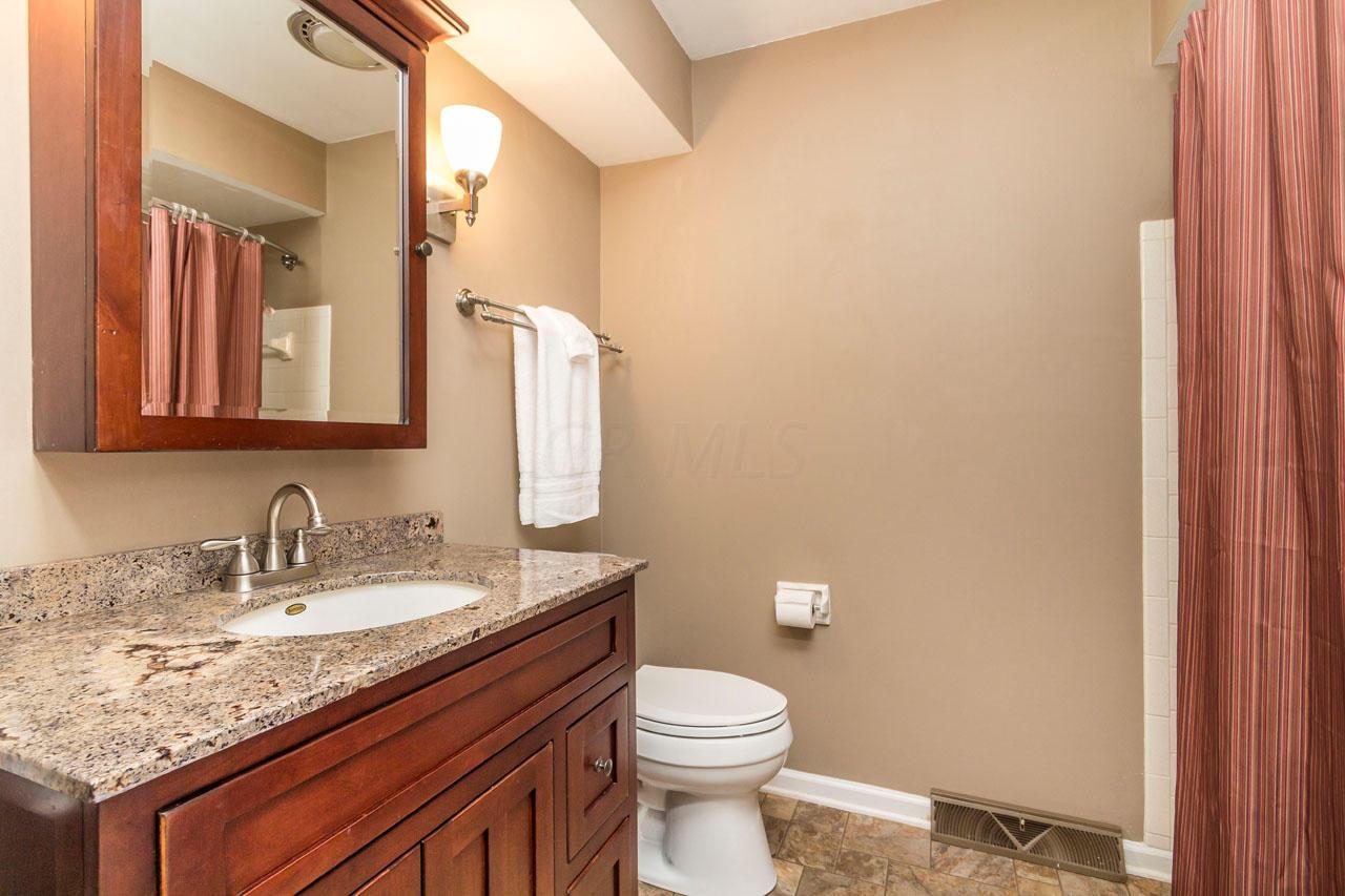 880 Greenridge Road Columbus, OH 43235 - Photo 24 of 34 Gallery Image 24