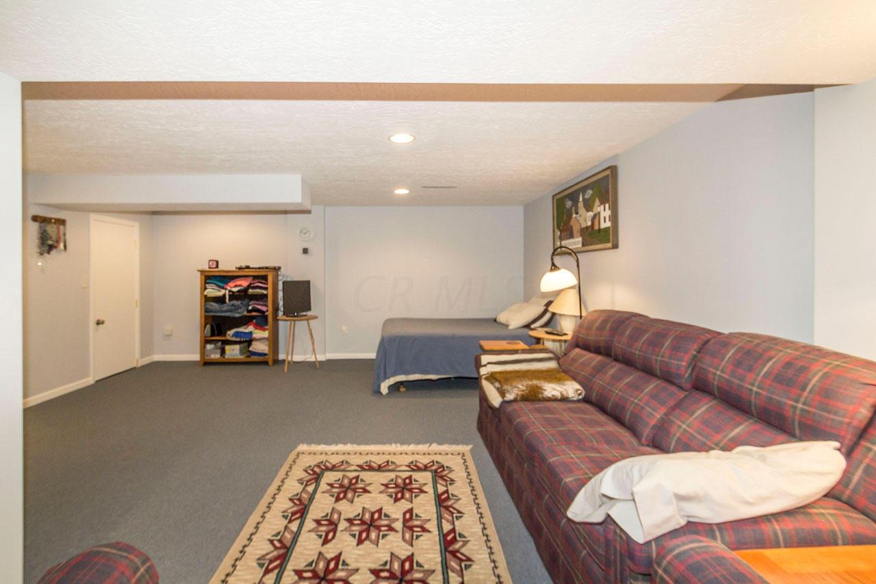 880 Greenridge Road Columbus, OH 43235 - Photo 25 of 34 Gallery Image 25