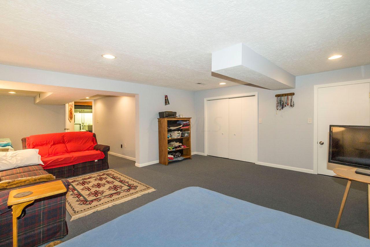 880 Greenridge Road Columbus, OH 43235 - Photo 26 of 34 Gallery Image 26