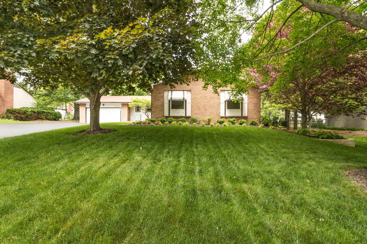 880 Greenridge Road Columbus, OH 43235 - Photo 34 of 34 Gallery Image 34