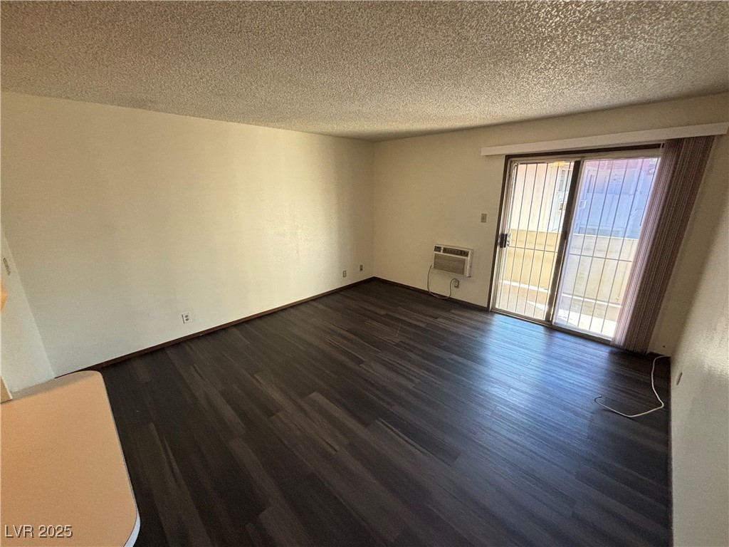 5340 South Swenson Street, Unit 68 Las Vegas, NV 89119 - Photo 5 of 14