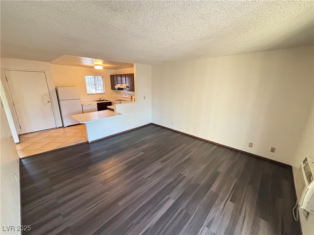 5340 South Swenson Street, Unit 68 Las Vegas, NV 89119 - Photo 6 of 14