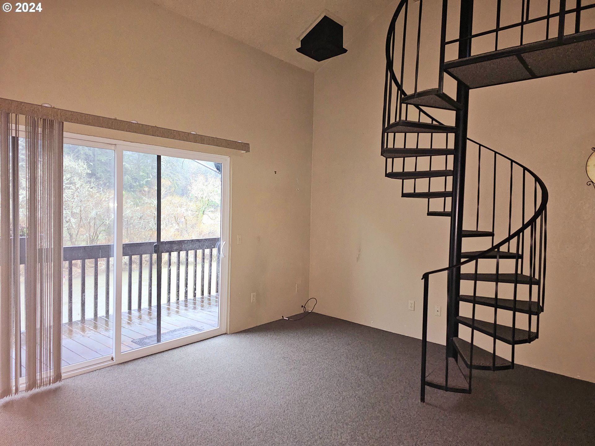43605 Highway 38, Unit 36 Reedsport, OR 97467 - Photo 17 of 28 a view of entryway