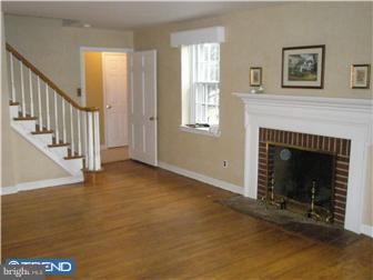 943 Edgewood Drive Springfield, PA 19064 - Photo 3 of 12