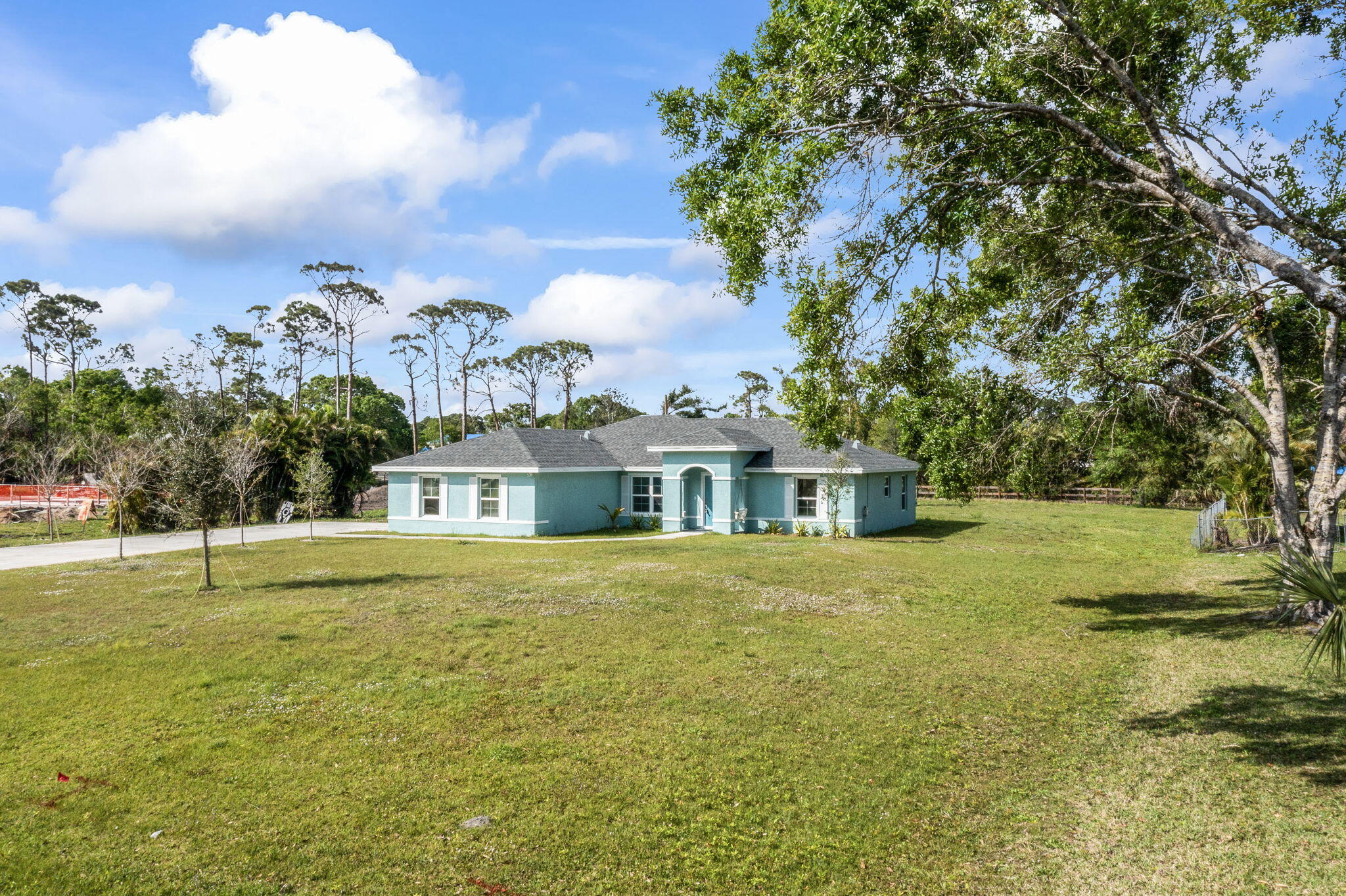 8682 Lonesome Pine Trail Fort Pierce, FL 34945 - Photo 4 of 24 large-0195245f-46e9-71fb-8a70-101e2627f8