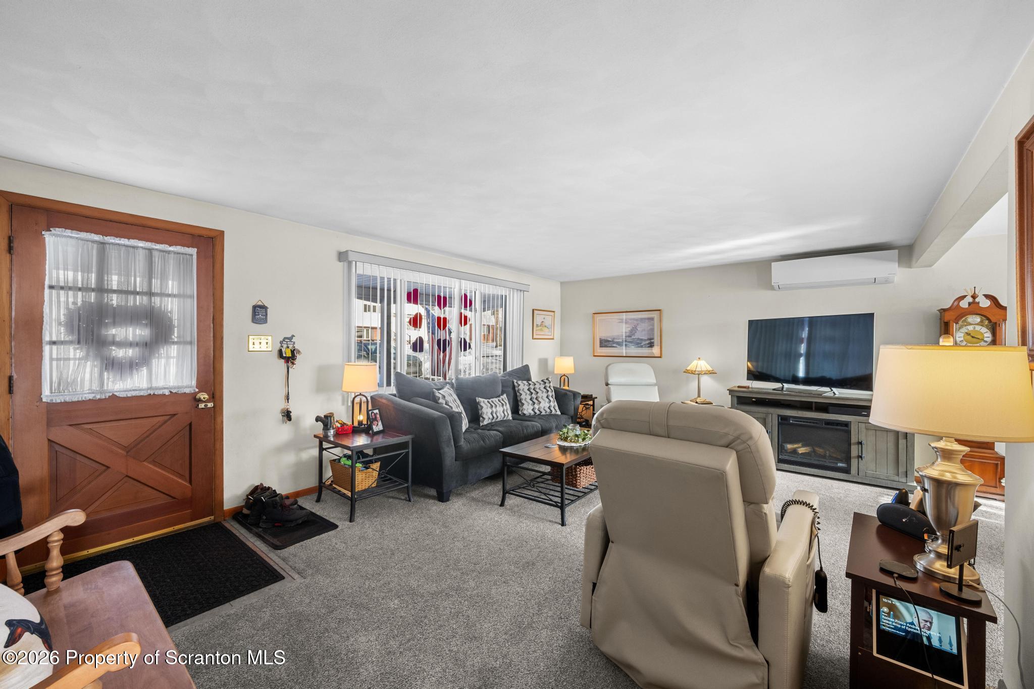 607 Meadow Lane Clarks Summit, PA 18411 - Photo 11 of 51 DSC_8173