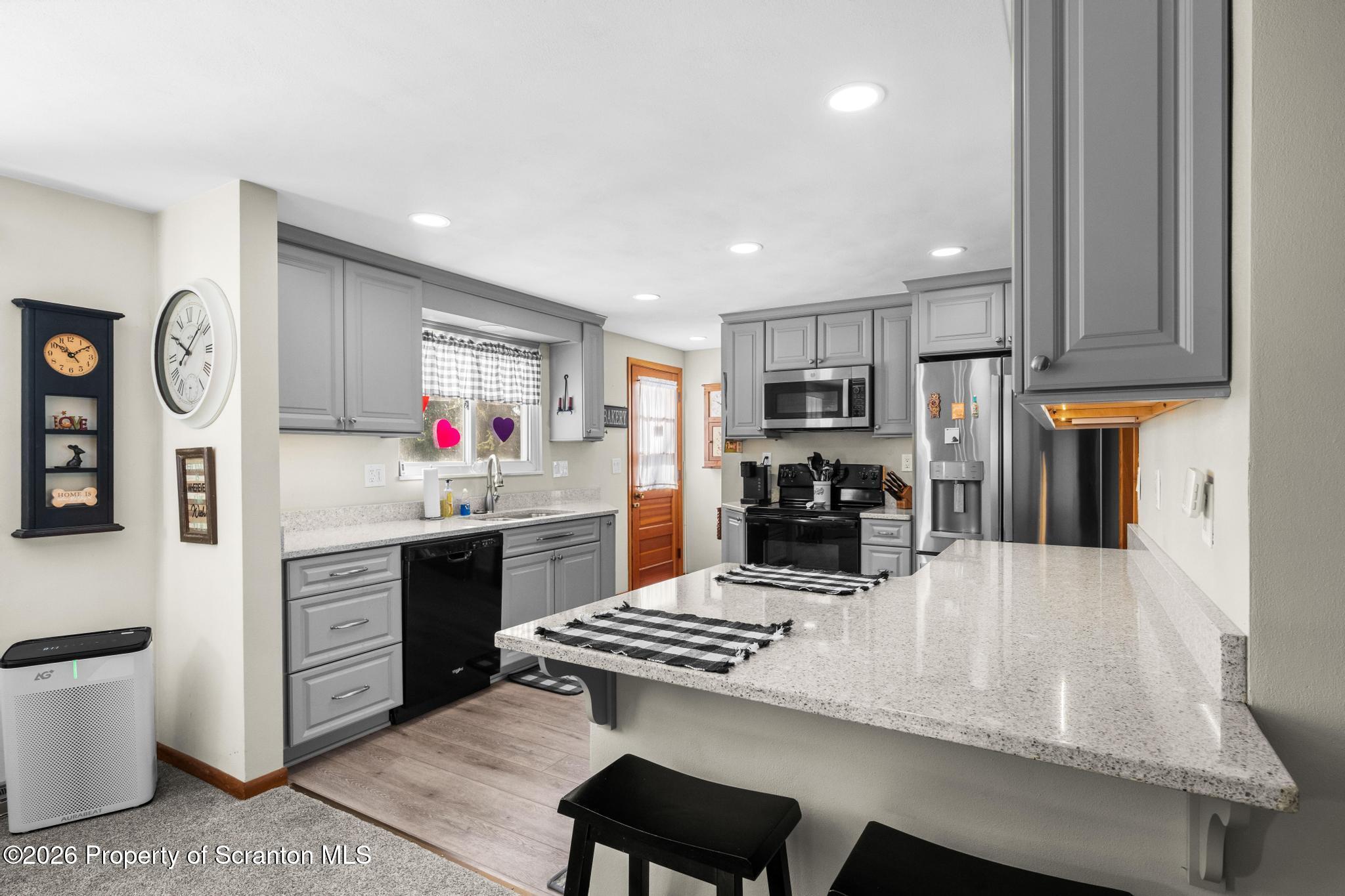 607 Meadow Lane Clarks Summit, PA 18411 - Photo 7 of 51 DSC_8103-2