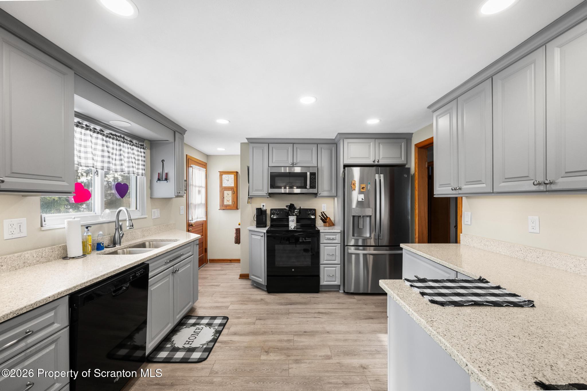 607 Meadow Lane Clarks Summit, PA 18411 - Photo 9 of 51 DSC_8073-2