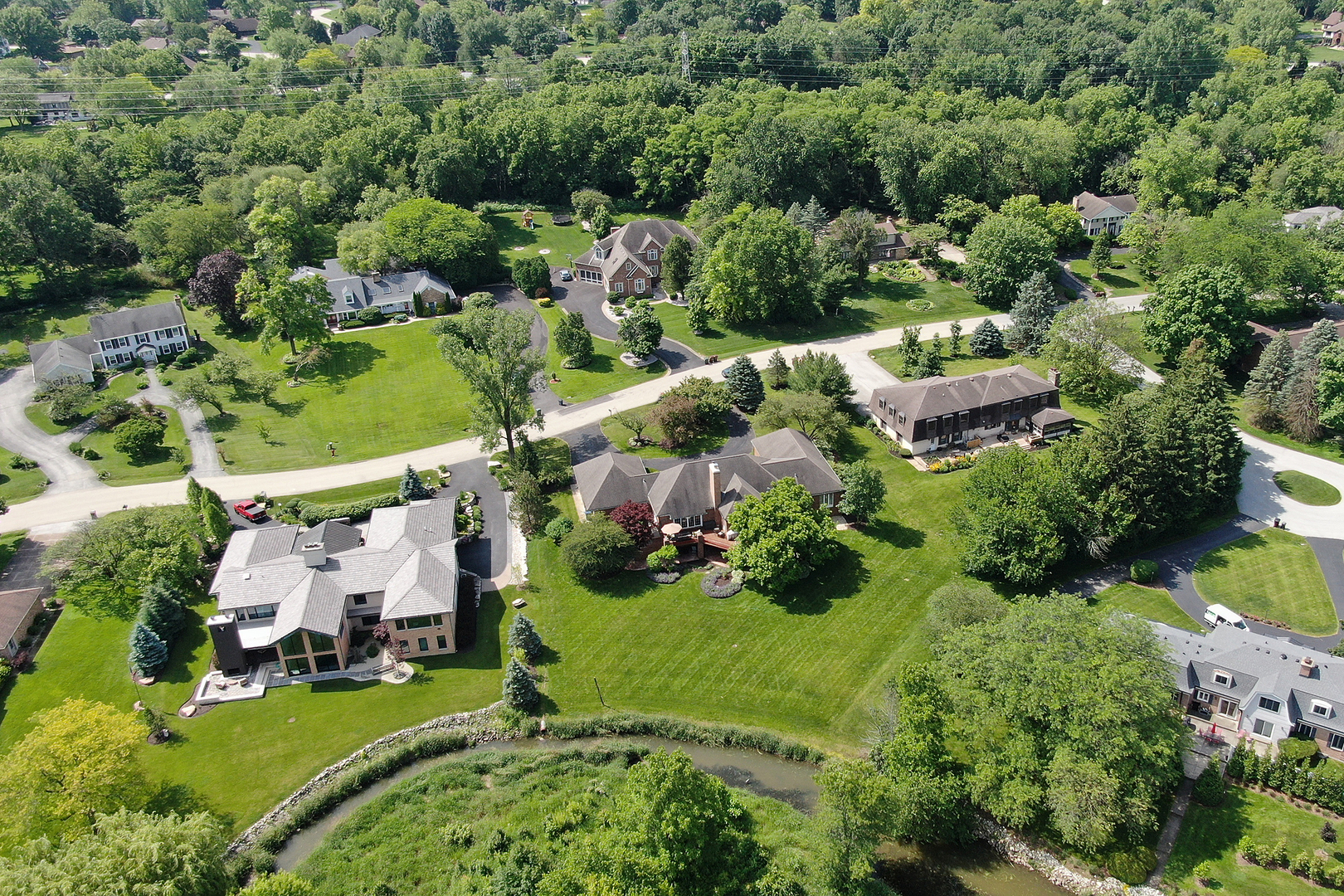 561 Aberdeen Road Frankfort, IL 60423 - Photo 3 of 67 an aerial view of residential houses with outdoor space and trees