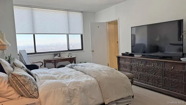 $399,000 | 269 Grand Central Parkway, Unit 31P | Glen Oaks