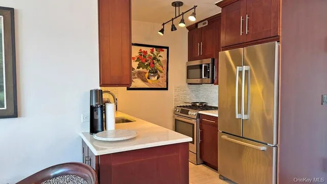 $399,000 | 269 Grand Central Parkway, Unit 31P | Glen Oaks