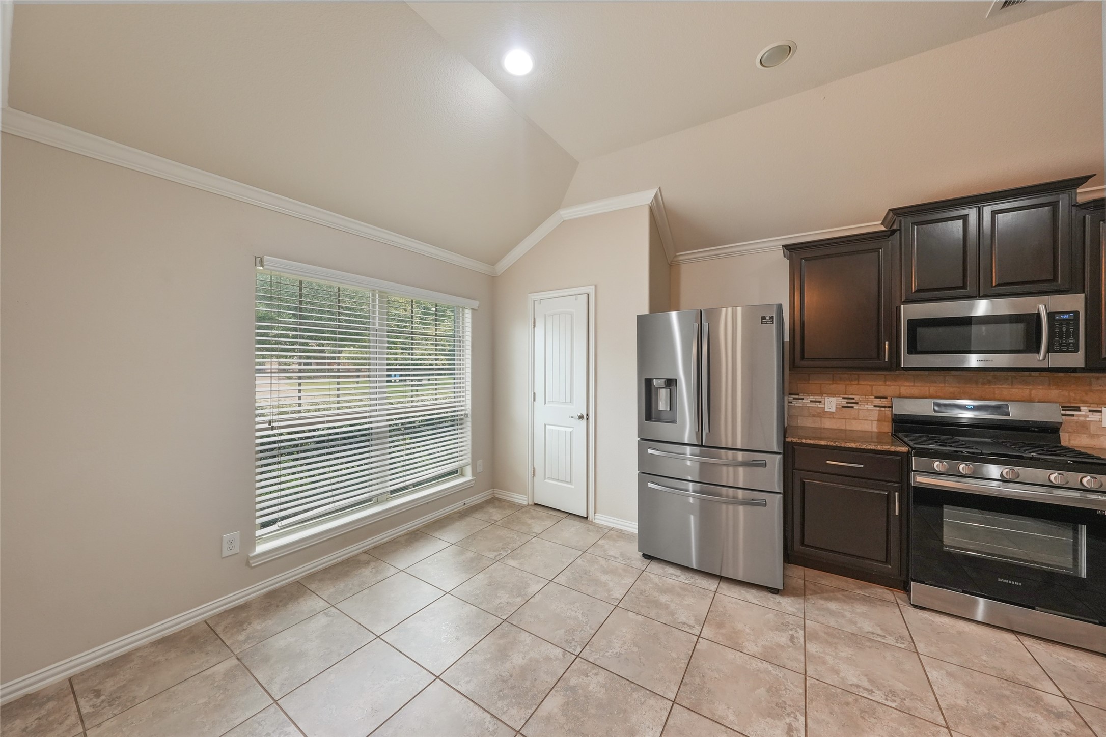 24138 McKinzie Ridge Drive Porter, TX 77365 - Photo 6 of 24 Samsung Appliances