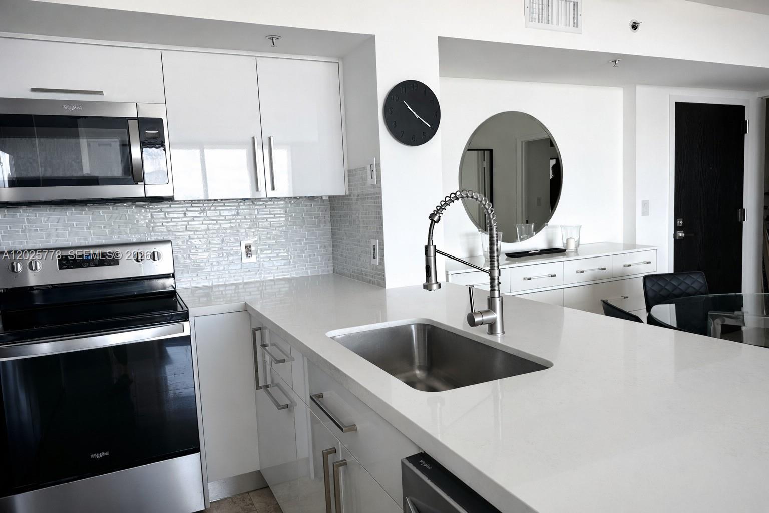 90 Alton Road, Unit 1009 Miami Beach, FL 33139 - Photo 11 of 20