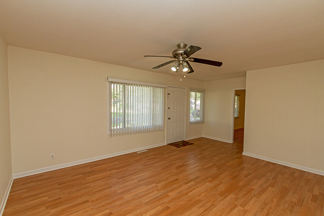121 South Maxon Lane Streamwood, IL 60107 - Photo 9 of 23