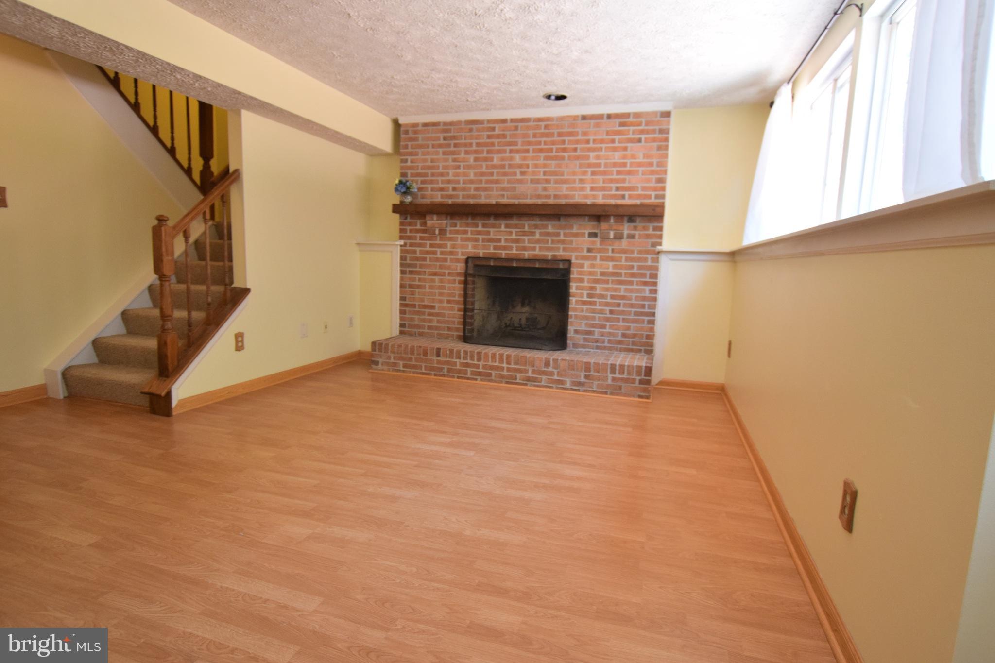 7575 Aspenpark Road Lorton, VA 22079 - Photo 17 of 20 Family Room