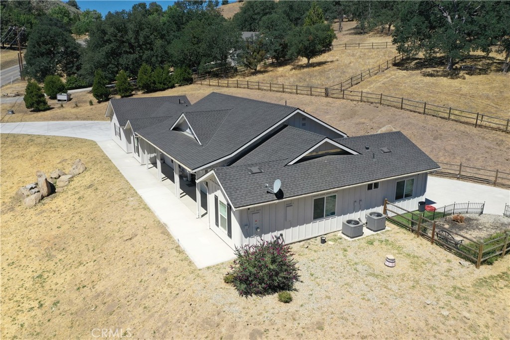 25904 Bear Valley Road Tehachapi, CA 93561 - Photo 2 of 66
