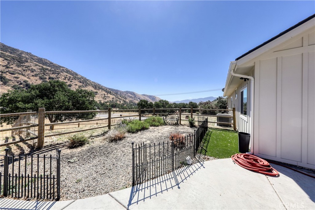 25904 Bear Valley Road Tehachapi, CA 93561 - Photo 54 of 66