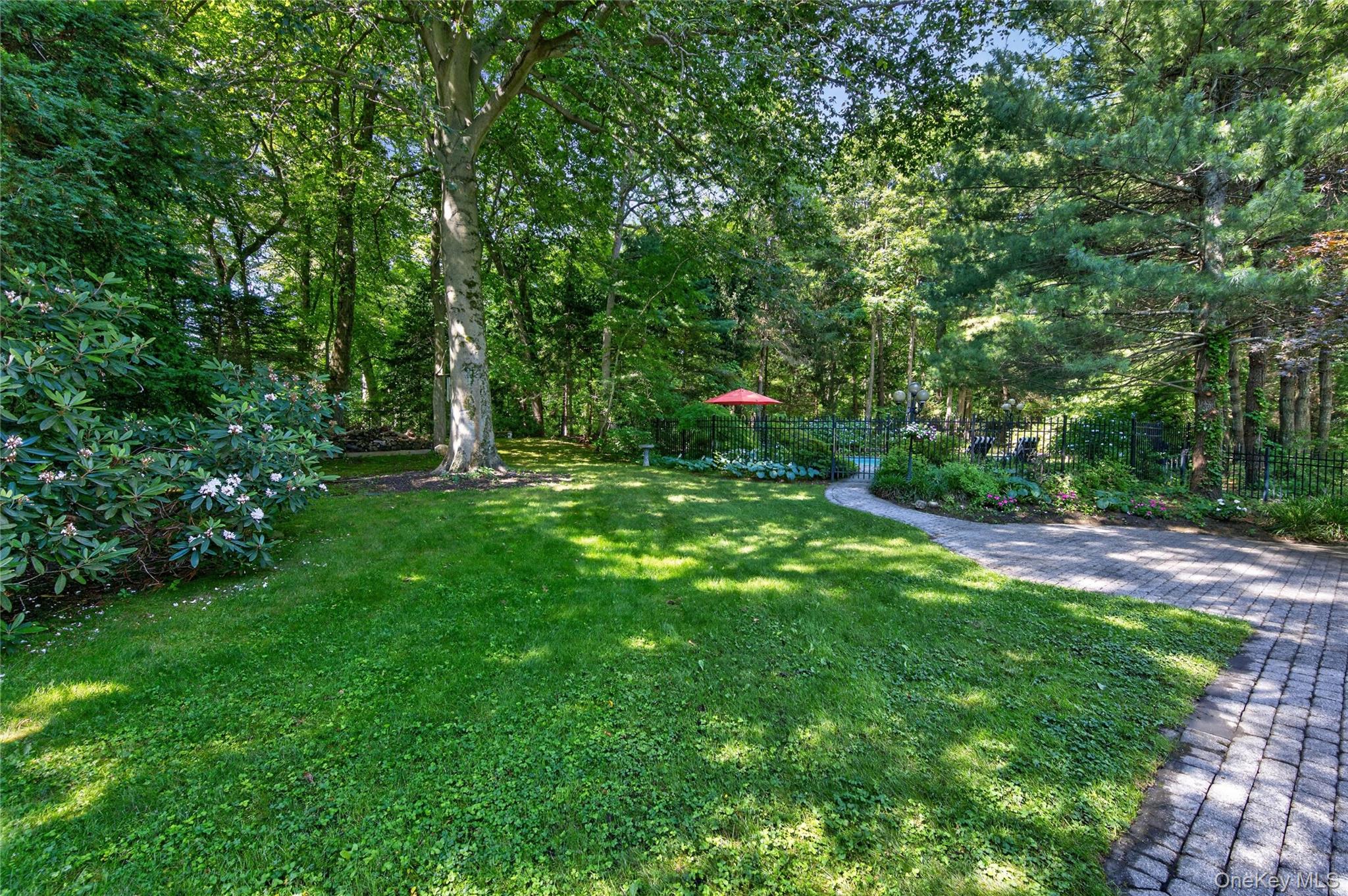 2108 Edge Road Muttontown, NY 11791 - Photo 35 of 38