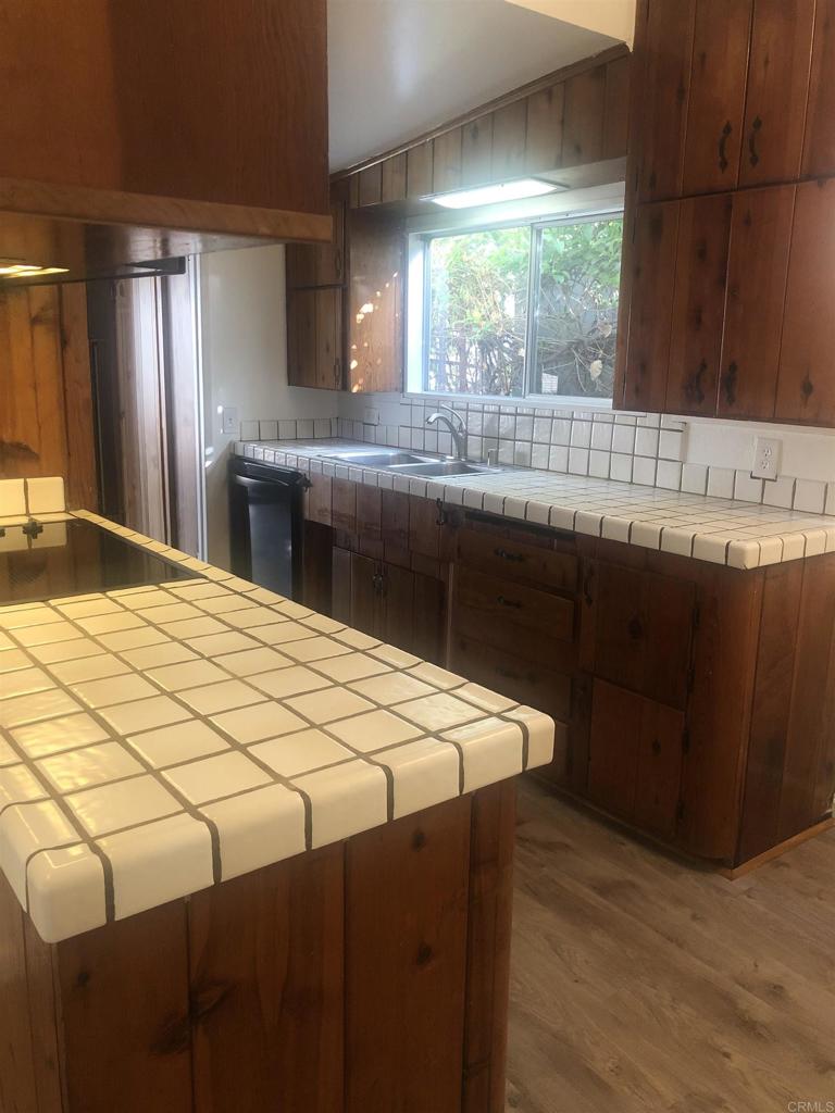 3535 Helix Street Spring Valley, CA 91977 - Photo 6 of 19 Kitchen