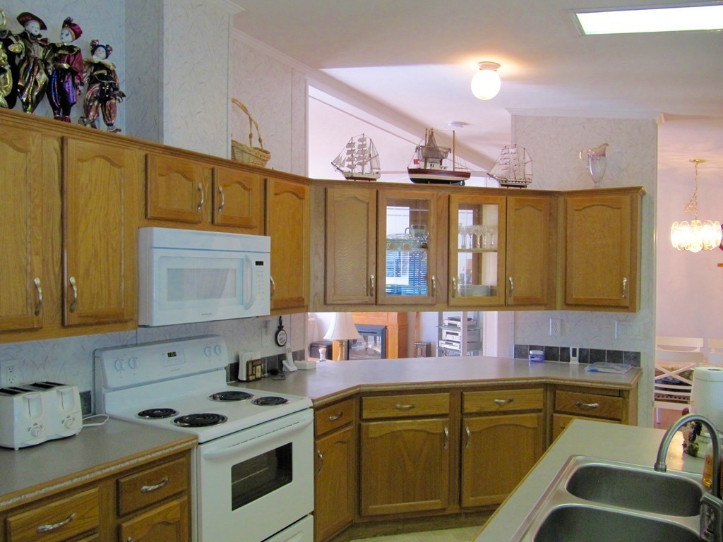 28 George's Loop Raynham, MA 02767 - Photo 10 of 30 Gallery Image 10