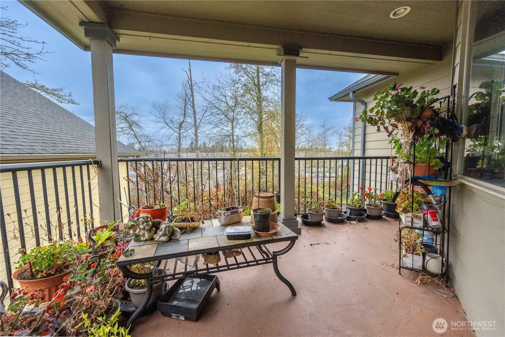 4173 Dover Street Bellingham, WA 98226 - Photo 14 of 40 a table and chairs in front of a window