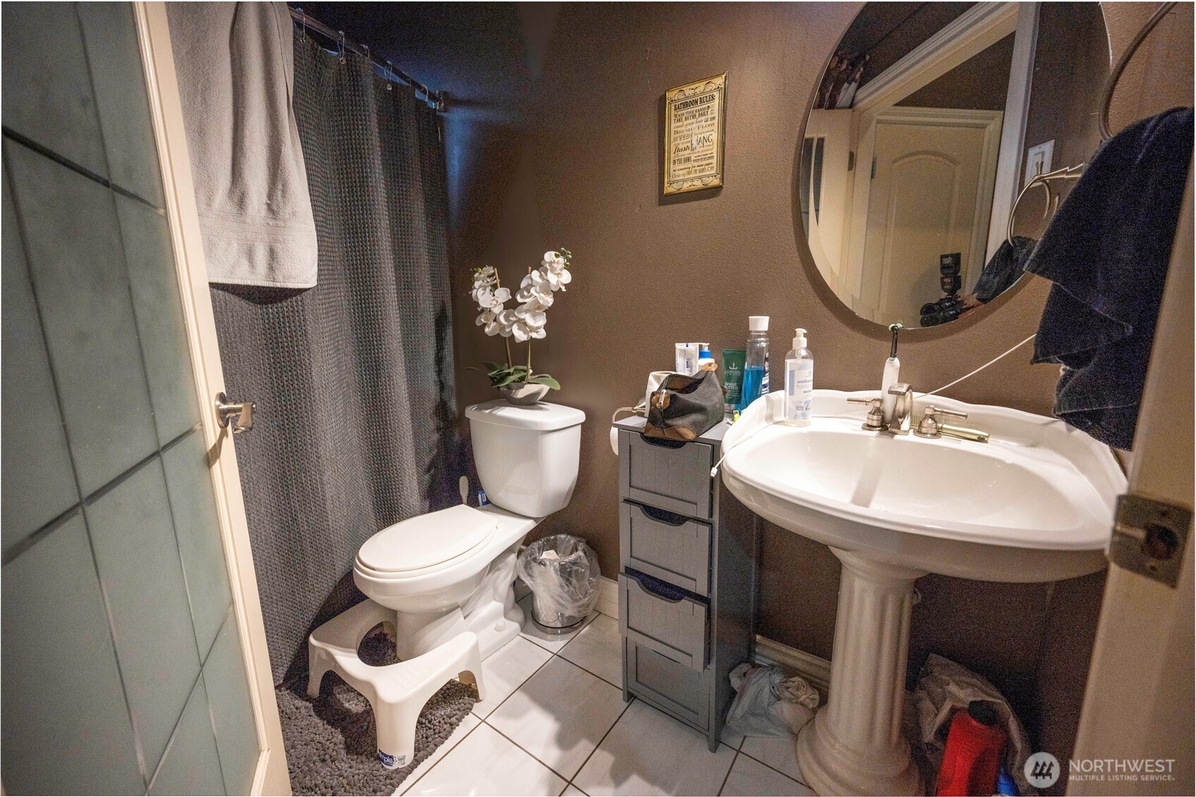 4173 Dover Street Bellingham, WA 98226 - Photo 27 of 40 a bathroom with a sink toilet and a mirror