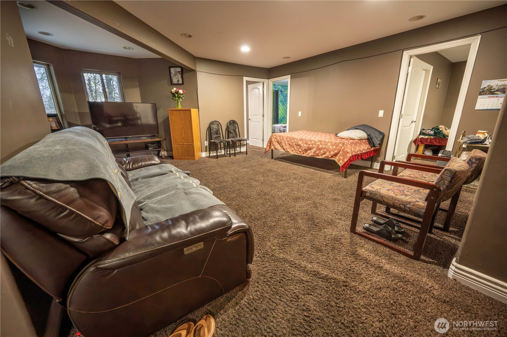 4173 Dover Street Bellingham, WA 98226 - Photo 37 of 40 a living room with furniture