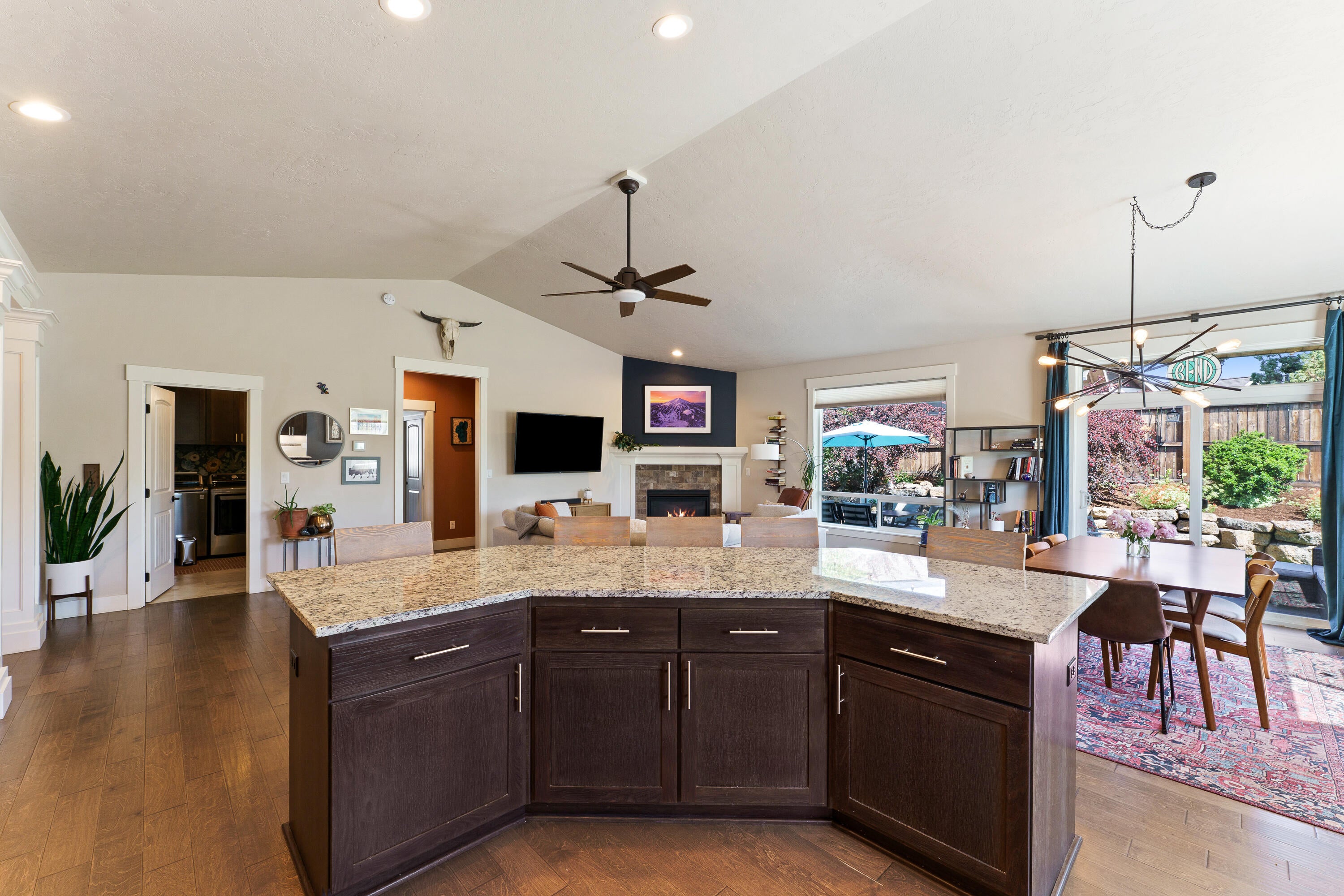 20884 Rorick Drive Bend, OR 97701 - Photo 10 of 41 DSC04556